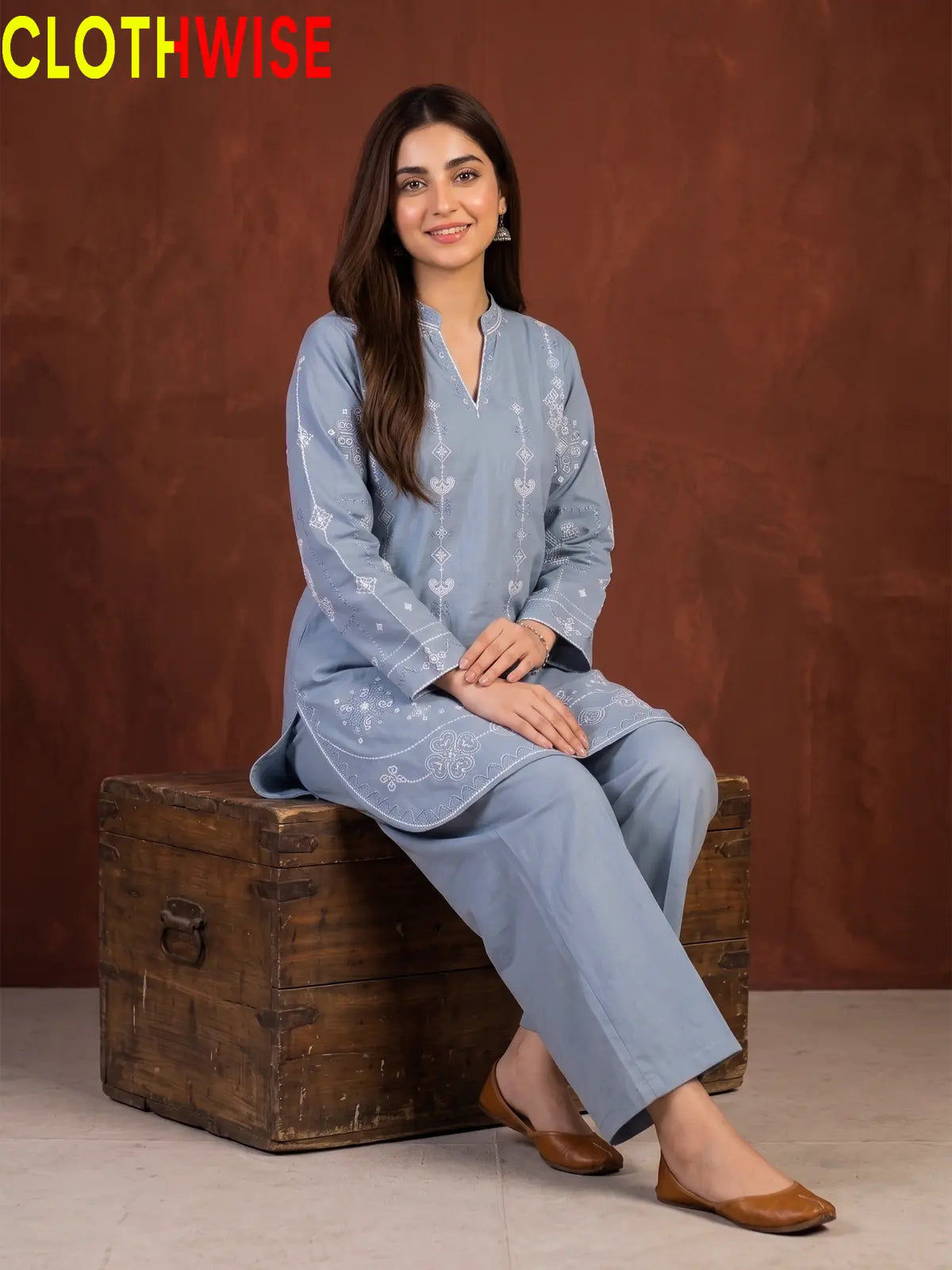 Taana Baana Dusty Blue 2-Pc Suit – Sitting View