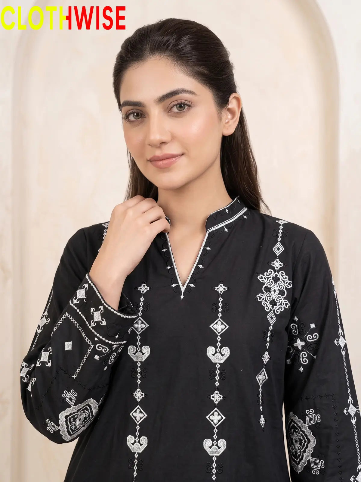 Taana Baana Black Suit – Embroidered Sleeves and Neckline Closeup