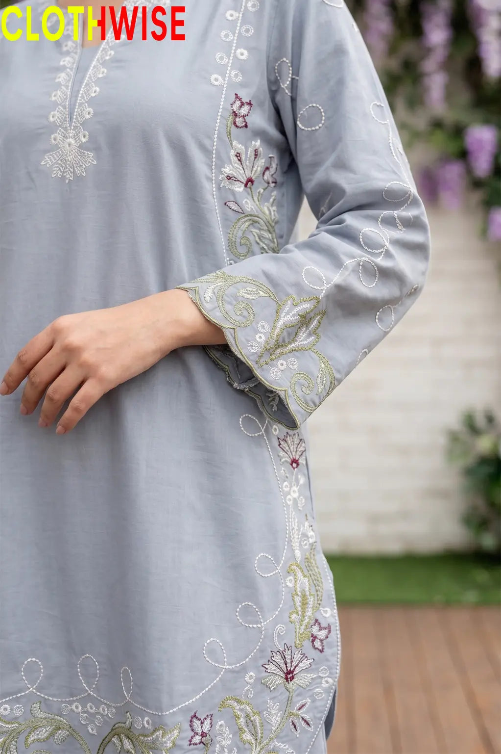 Zarnish Blueish Grey 2-piece embroidered suit - embroidery close-up