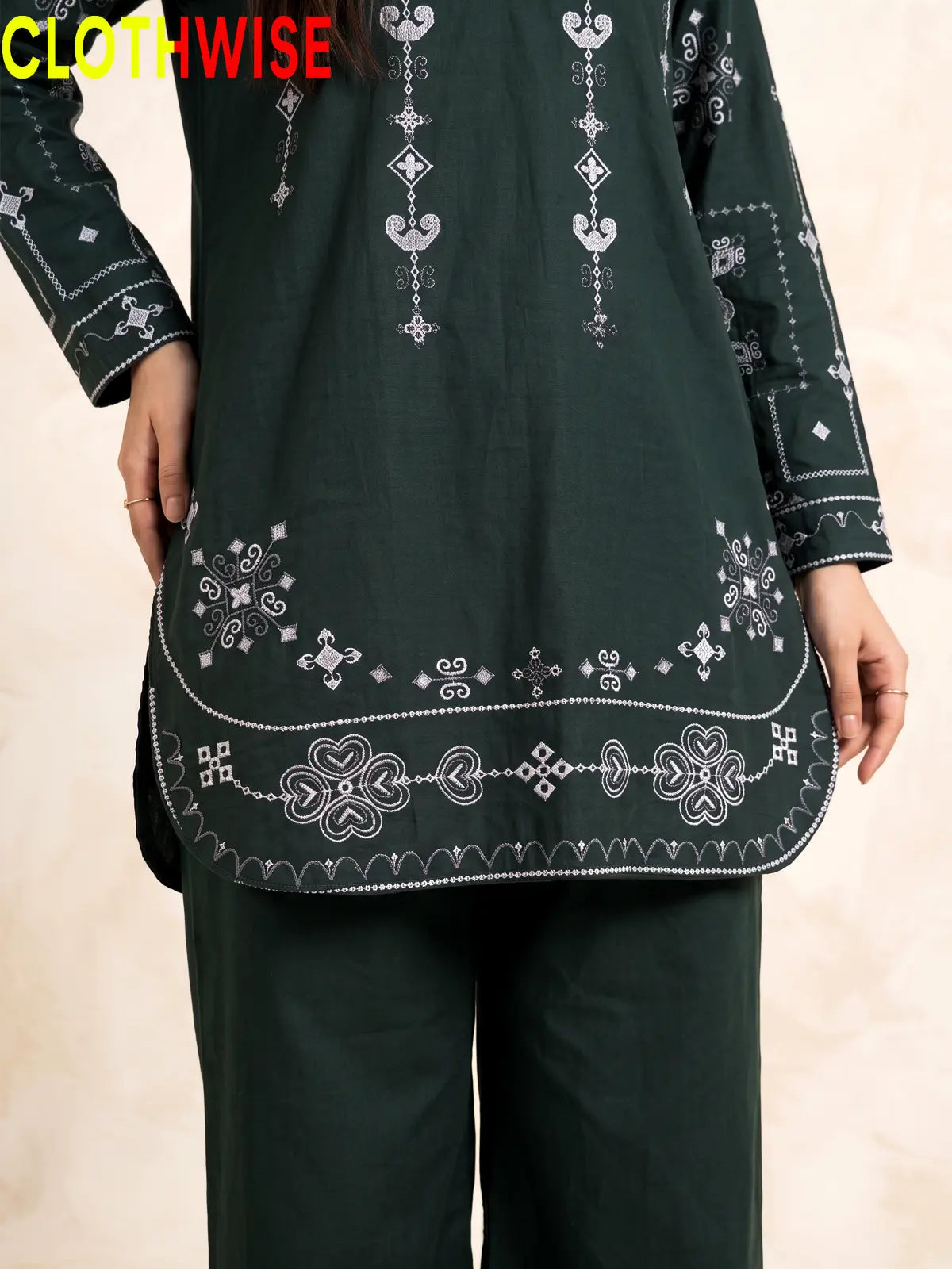 Taana Baana Bottle Green Suit – Daman Closeup