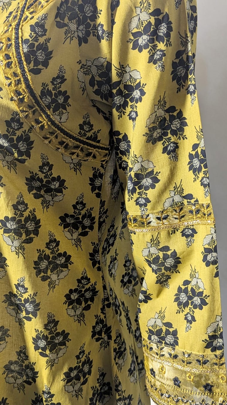 Noor-e-Nawazish – 3 Piece Embroidered Lawn Suit with Embroidered Shirt & Trouser