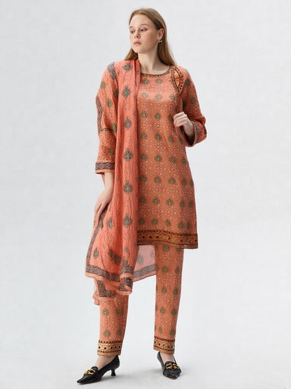 Noor-e-Nawazish – 3 Piece Embroidered Lawn Suit with Embroidered Shirt & Trouser