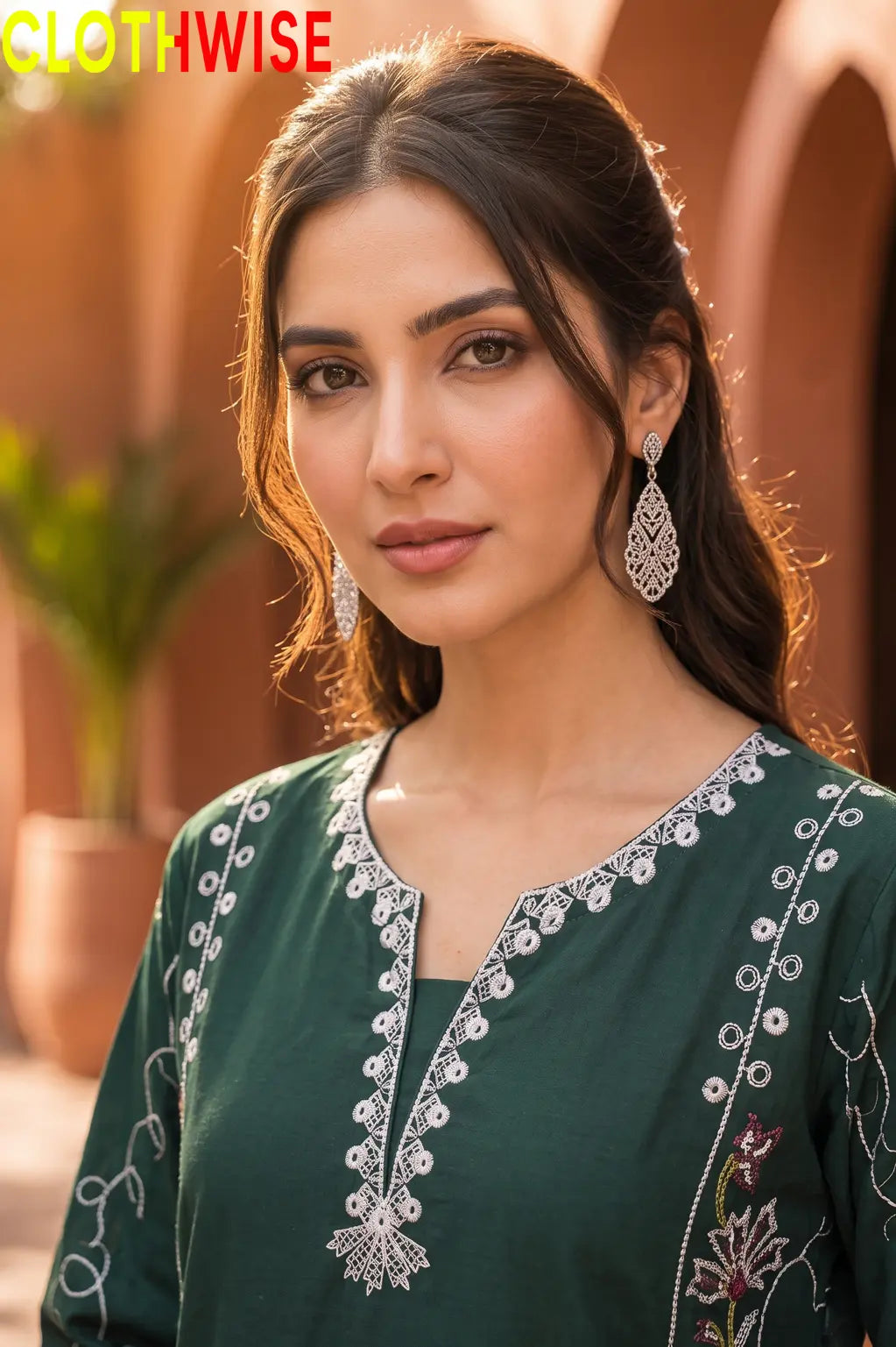 Zarnish Green 2-piece embroidered suit - embroidery close-up