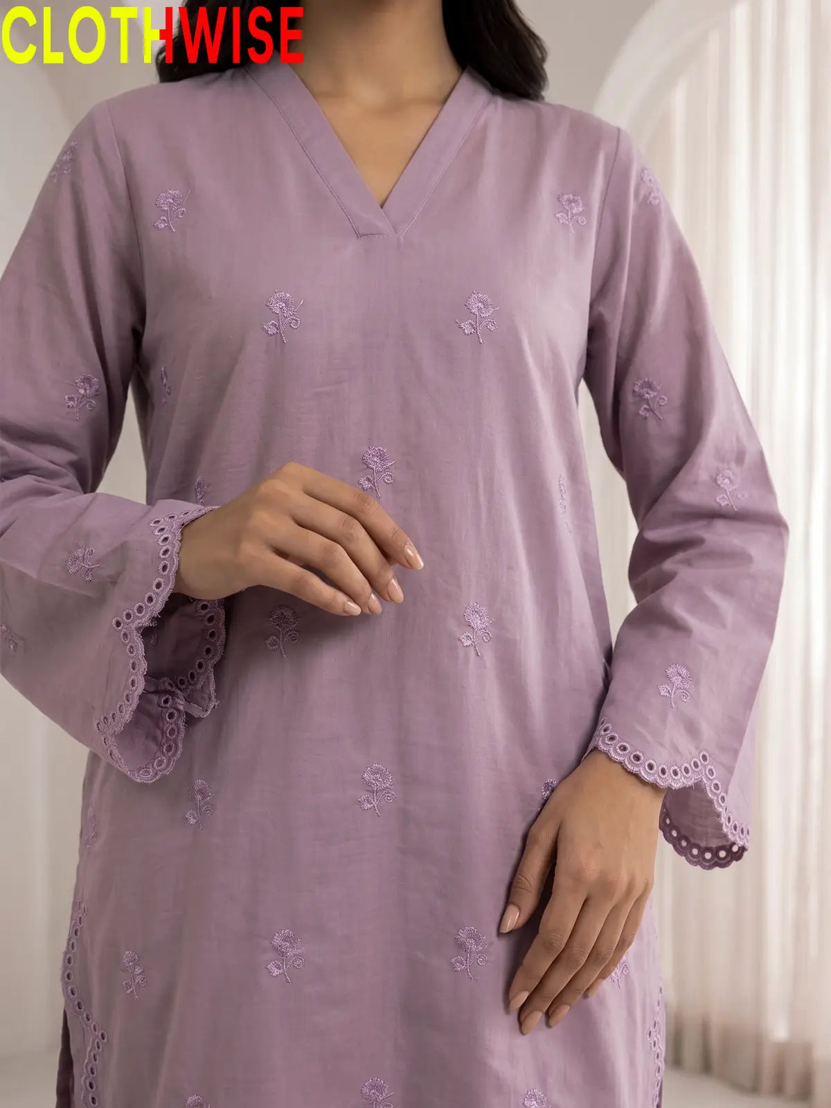 Mehr Lilac embroidered 2-piece cotton suit - embroidery closeup