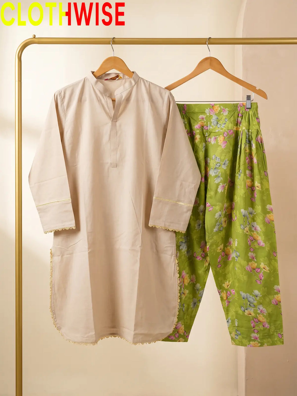 Nazakat Skin lawn top on hanger