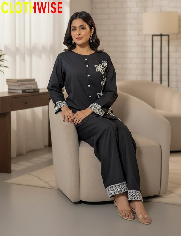 Chic cotton embroidered outfit for everyday wear