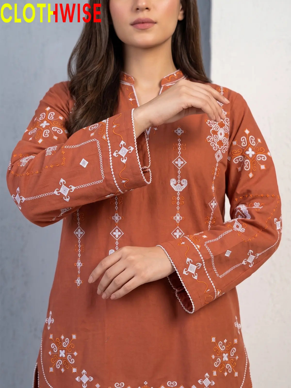 Taana Baana Rust Suit – Embroidered Sleeves Closeup
