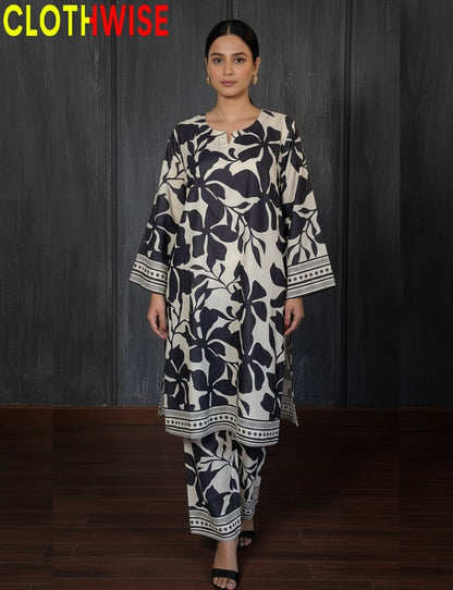 womens wearing CLOTHWISE'S SLUB LAWN 2-PCS OUTFIT