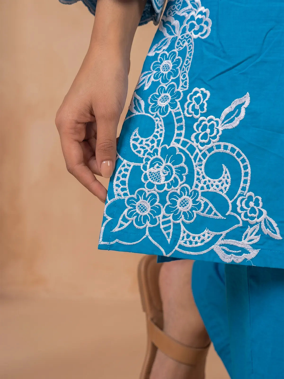 Muskaan Teal Suit – Printed Flapper Daman Close-up
